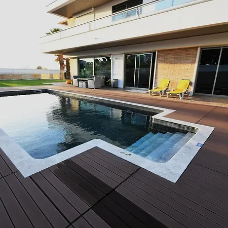 ゲストハウス Summer Cascade Pequeno Almoco Incluido アルヴォル