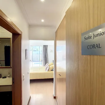 Summer Cascade Pequeno Almoco Incluido ゲストハウス アルヴォル