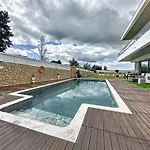 Gasthuis Summer Cascade Pequeno Almoco Incluido